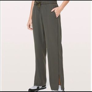 Lululemon On the Right Track Pant size 6
